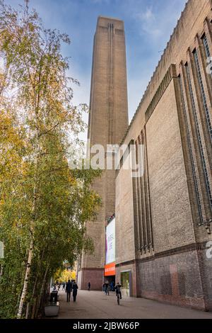 Exterior views of Tate Modern, Bankside, London. Please credit: Phillip Roberts Stock Photo