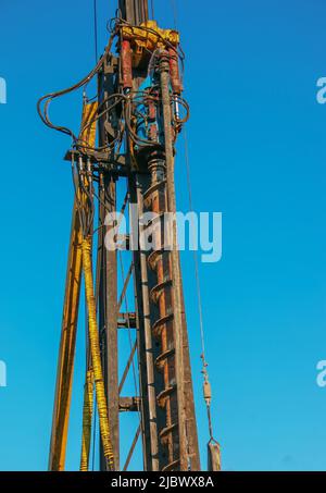Dri Rig Hydraulic drilling rig. Installation of bored piles with a casing ...