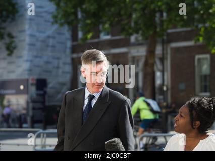London uk 8th june 2022 jacob rees-mogg out side whithall Stock Photo