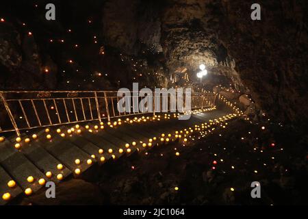 (220609) -- CHENGDU, June 9, 2022 (Xinhua) -- Photo taken on April 15, 2022 shows the scenery of Mount Emei in southwest China's Sichuan Province. Mount Emei, located in southwest China's Sichuan Province, is an area of striking scenic beauty, notable for its lofty mountain and lush vegetation. It is also of great spiritual and cultural significance, in which there are archaeological sites, important architecture, tombs, ritual spaces, and collections of cultural artefacts, including sculpture, stone inscriptions, calligraphy, and paintings, among other traditional arts. Mount Emei is known a Stock Photo