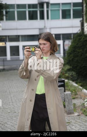 Milan Herms bei der Premiere von A E I O U - DAS SCHNELLE ALPHABET DER LIEBE Delphi Filmpalast. Berlin, 08.06.2022 Stock Photo