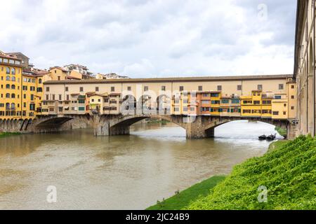 Ponte Vecchio bridge on River Arno, Old Town, Florence (Firenze), Tuscany Region, Italy Stock Photo