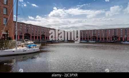View across the dock towards Tate Gallery in Liverpool. Stock Photo