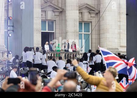 5th June 2022: Queen Elizabeth and The Royal Family balcony appearance at Buckingham Palace, Platinum Jubilee celebration on The Mall, London, UK Stock Photo