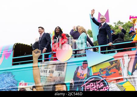 5th June 2022 - British celebrities on open top bus at Queen Elizabeth's Platinum Jubilee Pageant on the Mall in London, UK Stock Photo