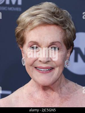 Hollywood, United States. 09th June, 2022. HOLLYWOOD, LOS ANGELES, CALIFORNIA, USA - JUNE 09: English actress Julie Andrews arrives at the 48th Annual AFI Life Achievement Award Honoring Julie Andrews held at the Dolby Theatre on June 9, 2022 in Hollywood, Los Angeles, California, United States. (Photo by Xavier Collin/Image Press Agency) Credit: Image Press Agency/Alamy Live News Stock Photo