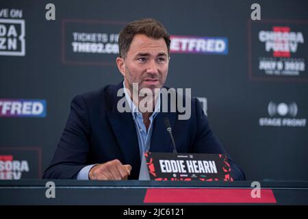 LONDON, UNITED KINGDOM. 10th Jun, 2022. Matchroom Boxing promoter Eddie Hearn during Matchroomboxing Presents Chisora vs. Pulev 2 Press Conference at Canary Riverside Plaza Hotel on Friday, June 10, 2022 in LONDON (Editorial use only, license required for commercial use. No use in betting, games or a single club/league/player publications.) Credit: Taka G Wu/Alamy Live News Stock Photo