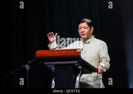 Makati City, Makati City. 10th June, 2022. Philippine President-elect Ferdinand Romualdez Marcos delivers a speech during the awarding ceremony to Filipinos that contributed to the promotion of the Philippines-China mutual understanding, in Makati City, the Philippines on June 10, 2022. The newly-elected Philippine leader on Friday vowed to foster stronger and deeper Philippines-China relations during his six-year administration. Credit: Rouelle Umali/Xinhua/Alamy Live News Stock Photo