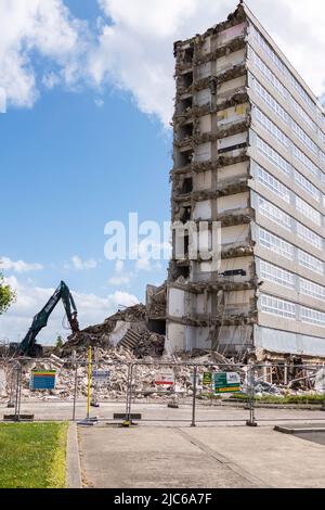Thornaby, UK 10th June 2022.Demolition work has started on 2 high - rise blocks of flats in the town. Workmen have started work on Anson House and neighbouring Hudson House is also due to be demolished to make way for new housing.  David Dixon / Alamy Stock Photo