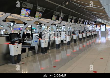 Self Check-in, Suvarnabhumi Airport, Bangkok, Thailand Stock Photo - Alamy