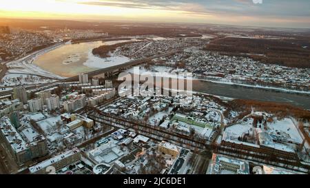 Rus biseksuallari külot ichida yalangoch mushuk