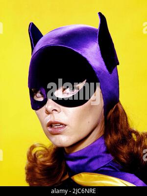 Yvonne Craig, in character as Batgirl Batman Season 3, TV Series (1967).  Photo credit: ABC File Reference # 34145-963 Stock Photo - Alamy