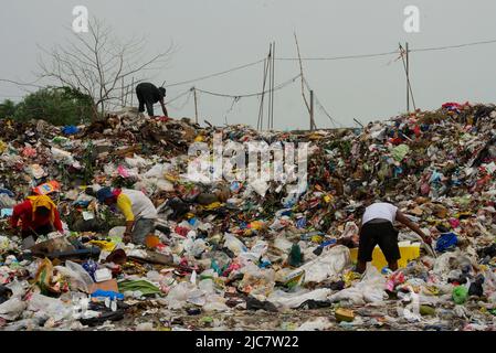 June 8, 2022, Rizal, Philippines: Waste pickers digs through the piles ...