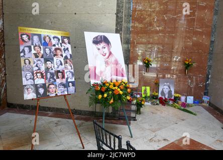 Los Angeles, California, USA 10th June 2022 A general view of atmosphere Judy Garland's 100th Birthday at Hollywood Forever Cemetery on June 10, 2022 in Los Angeles, California, USA. Photo by Barry King/Alamy Live News Stock Photo