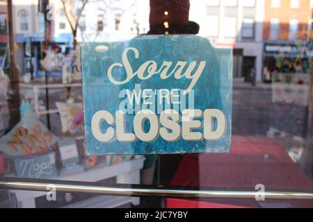 Ann Arbor Michigan sorry were closed small business on main street closed due to covid 19 illness lost jobs coronavirus store closure downtown a2 shop Stock Photo