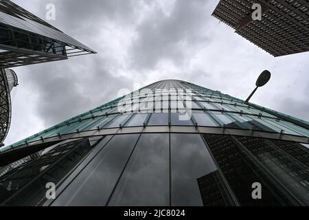 Berlin, Germany. 09th June, 2022. Deutsche Bahn is vacating its corporate headquarters in the Bahntower at Potsdamer Platz for a two-year refurbishment. The 26-story building in the Sony Center is due for a major refurbishment. Credit: Jens Kalaene/dpa/Alamy Live News Stock Photo