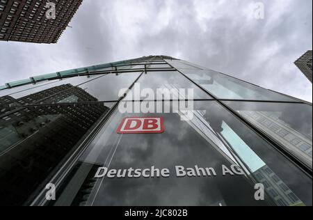 Berlin, Germany. 09th June, 2022. Deutsche Bahn is vacating its corporate headquarters in the Bahntower at Potsdamer Platz for a two-year refurbishment. The 26-story building in the Sony Center is due for a major refurbishment. Credit: Jens Kalaene/dpa/Alamy Live News Stock Photo