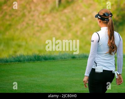 Seoul, South Korea. 10th June, 2022. Yoon Ina (KOR), June 10, 2022 - Golf : Yoon Ina of South Korea walks off the the 10th hole during the first round of the KLPGA Celltrion Queens Masters 2022 at the Seolhaeone Country Club in Yangyang, east of Seoul, South Korea. Credit: Lee Jae-Won/AFLO/Alamy Live News Stock Photo