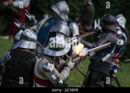 London, UK. 11th June 2022. 4th Barnet Medieval Festival. Historical reenactors commemorate the Battle of Barnet in north London. A key encounter fought during the War of the Roses on 14th April 1471, the military action helped secure the throne for Edward VI. Credit: Guy Corbishley/Alamy Live News Stock Photo