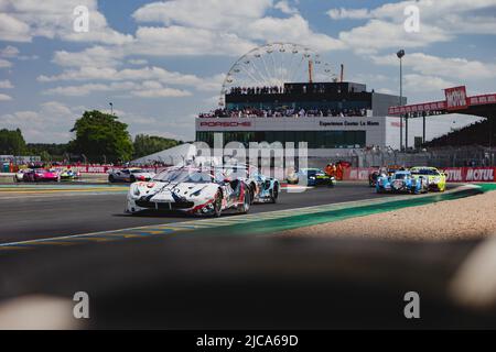 61 PRETTE Louis (ita), GRUNEWALD Conrad (usa), ABRIL Vincent (fra), AF Corse, Ferrari 488 GTE Evo, action during the 2022 24 Hours of Le Mans, 3rd round of the 2022 FIA World Endurance Championship, on the Circuit de la Sarthe, from June 11 to 12, 2022 in Le Mans, France - Photo: Thomas Fenetre/DPPI/LiveMedia Stock Photo
