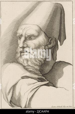 Study of an older, bearded man with a headdress, three quarters to the left, Study of a man's head with a headdress Studies of human heads , print maker: Leonard Schenk, (rejected attribution), publisher: Leonard Schenk, after: Michelangelo, print maker: Amsterdam, publisher: Amsterdam, after: Rome, 1710 - 1767, paper, etching, engraving, h 204 mm × w 130 mm Stock Photo