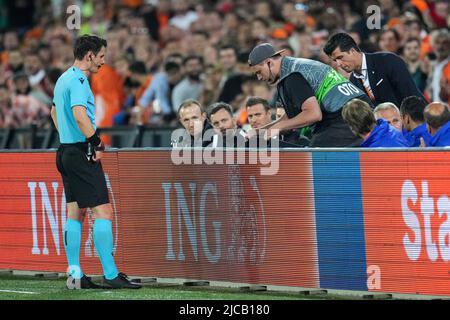Rotterdam - Referee Halil Umut Meler during the match between The Netherlands v Poland at Stadion Feijenoord de Kuip on 11 June 2022 in Rotterdam, Netherlands. (Box to Box Pictures/Yannick Verhoeven) Stock Photo