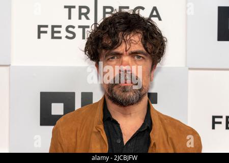 NEW YORK, NEW YORK - JUNE 11: Actor Peter Dinklage attends the screening of 'American Dreamer' during the 2022 Tribeca Festival at BMCC Tribeca PAC on June 11, 2022 in New York City. Stock Photo