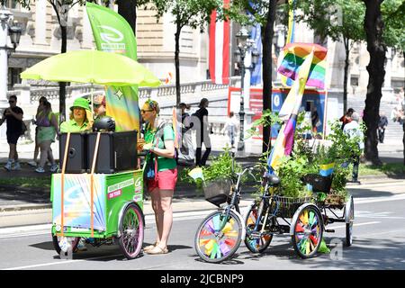 Vienna, Austria, 11th Jun, 2022. 26th Rainbow Parade over the Wiener Ringstrasse. The Greens the other way around Stock Photo