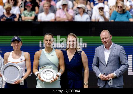 2022-06-12 13:31:44 ROSMALEN - Tennis player Ekaterina Alexandrova (Russia) wins the final of the international tennis tournament Libema Open. The combined Dutch tennis tournament for men and women will be held on the grass courts of Autotron for twelve days. Right number two Aryna Sabalenka (Belarus), Kiki Bertens and tournament director Marcel Hunze. ANP SANDER KONING netherlands out - belgium out Stock Photo