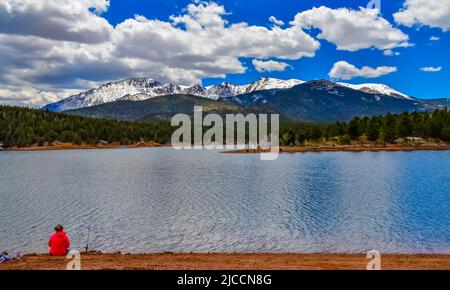 Pikes Peak panorama. Snow-capped and forested mountains near a mountain lake, Pikes Peak Mountains in Colorado Spring, Colorado, USA Stock Photo