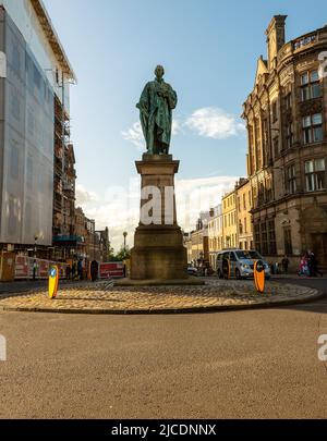 Statue of William Pitt on George Street, Edinburgh, Scotland, UK Stock Photo