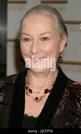 Rosemary Harris attends the Kennedy Center Honors Trustees Dinner at