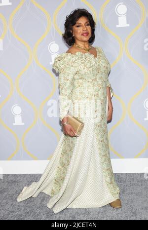 New York, NY, USA. 12th June, 2022. Phylicia Rashad at arrivals for The 75th Annual Tony Awards - Arrivals 2, Radio City Music Hall, New York, NY June 12, 2022. Credit: CJ Rivera/Everett Collection/Alamy Live News Stock Photo