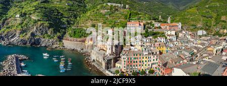 Vernazza, Cinque Terre, Rivera di Levante, Province of La Spazia, Liguria, Italy Stock Photo