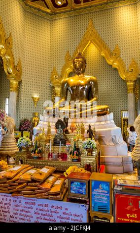 Golden Buddha statue Phra Phuttha Maha Suwan Patimakon, made of solid gold, 3 m high, 5 tons heavy, Phra Maha Mondop, Wat Traimit, Temple of the Golden Buddha, Bangkok, Thailand Stock Photo
