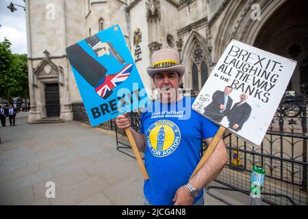 June 13, 2022, London, England, United Kingdom: Anti-Brexit activist STEVE BRAY poses for photograph outside Royal Courts of Justice after Insurance tycoon Arron Banks loses libel case against  journalist Carole Cadwalladr. (Credit Image: © Tayfun Salci/ZUMA Press Wire) Stock Photo