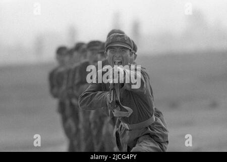 Chinese soldiers of the People's Liberation Army (PLA) train with rifles and bayonet on a training ground, black and white, black and white, black and white, monochrome, SW monochrome, black and white photo, July 26, 1972 Stock Photo