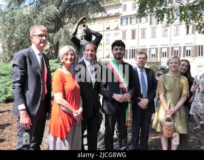 Milan, Italy Inauguration of sculpture for Margherita Hack entitled 'Physical look' in Largo Richini State University with the artist Daniela Olivieri, aka Sissi Deloitte Foundation in collaboration with Casa degli Artisti and with the support of the Municipality of Milan the sculpture for Margherita Hack, participating institutions, Tommaso Sacchi (Councilor for Culture of Milan), Guido Borsani (President of the Deloitte Foundation), Fabio Pompei (CEO of Deloitte Italy), Elio Franzini (Rector of the State University of Milan), Valentina Kastlunger (President of the Casa degli Artisti), Sissi Stock Photo