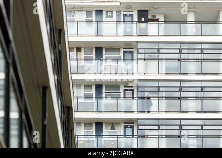 A general view of Churchill Gardens, a council estate, in Pimlico.  Image shot on 9th June 2022.  © Belinda Jiao   jiao.bilin@gmail.com 07598931257 ht Stock Photo