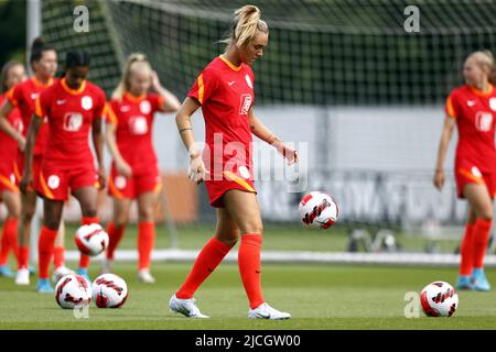 ZEIST - Jill Roord during a training session of the Dutch women's national team at the KNVB Campus on June 13, 2022 in Zeist, the Netherlands. The Dutch women's team is preparing for the European Football Championship in England. ANP MAURICE VAN STEEN Stock Photo