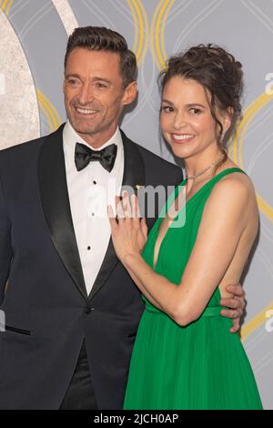 NEW YORK, NEW YORK - JUNE 12: Hugh Jackman and Sutton Foster attend the 75th Annual Tony Awards at Radio City Music Hall on June 12, 2022 in New York City. Stock Photo