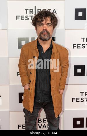 New York, United States. 11th June, 2022. Actor Peter Dinklage attends the screening of 'American Dreamer' during the 2022 Tribeca Festival at BMCC Tribeca PAC in New York City. (Photo by Ron Adar/SOPA Images/Sipa USA) Credit: Sipa USA/Alamy Live News Stock Photo