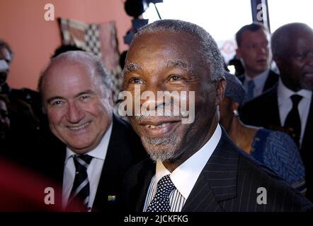 ARCHIVE PHOTO: Thabo MBEKI celebrates his 80th birthday on June 17, 2022, President of South Africa Thabo MBEKI re. with Sepp BLATTER left (FIFA President) Presentation for the Soccer World Cup 2010 in South Africa/Africa on July 7th, 2006 in the Tempodrom in Berlin; Soccer World Cup 2006 FIFA World Cup 2006, from 09.06. - 09.07.2006 in Germany Stock Photo