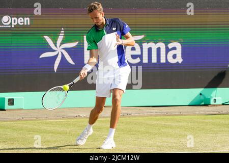'S-HERTOGENBOSCH, NETHERLANDS - JUNE 11: Daniil Medvedev of Russia during the Mens Singles Semi Finals match between Daniil Medvedev of Russia and Adrian Mannarino of France at the Autotron on June 11, 2022 in 's-Hertogenbosch, Netherlands (Photo by Joris Verwijst/BSR Agency) Stock Photo