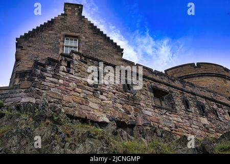 Edinburgh Castle is an ancient fortress, which from its position on top of the castle rock, dominates the panorama of the city of Edinburgh. Stock Photo