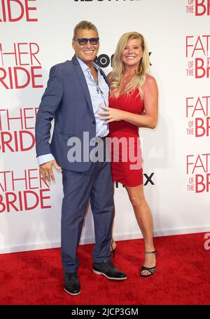 MIAMI, FL - JUNE 14: Steven Bauer (L) and guest attend the 'Father Of The Bride' Miami Premiere at the Tower Theater on June 14, 2022 in Miami, Florida.  (Photo by Alberto E. Tamargo/Sipa USA) Stock Photo