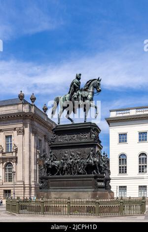 Statue of Frederick the Great and Humboldt University, Unter den Linden, Historic Mitte, Berlin, Germany Stock Photo