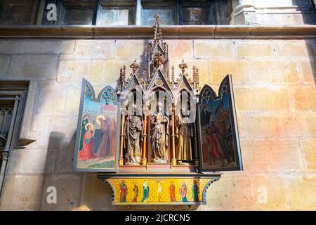 Neo-Gothic triptych dating from the end of the 19th century. Metz Cathedral, also called the Cathedral of Saint Stephen, Metz (Cathédrale Saint Étienn Stock Photo