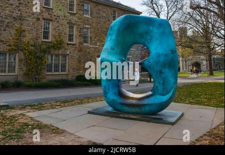 PRINCETON, NJ USA - NOVENBER 12, 2019: The sculpture Oval with Points by Henry Moore on the campus of Princeton University Stock Photo