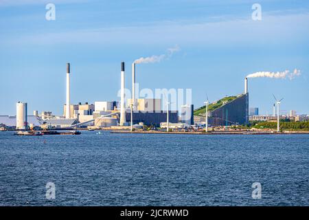 The CopenHill (AKA Amager Bakke) waste-to-energy power plant topped by an artificial ski slope at Copenhagen, Denmark. Stock Photo